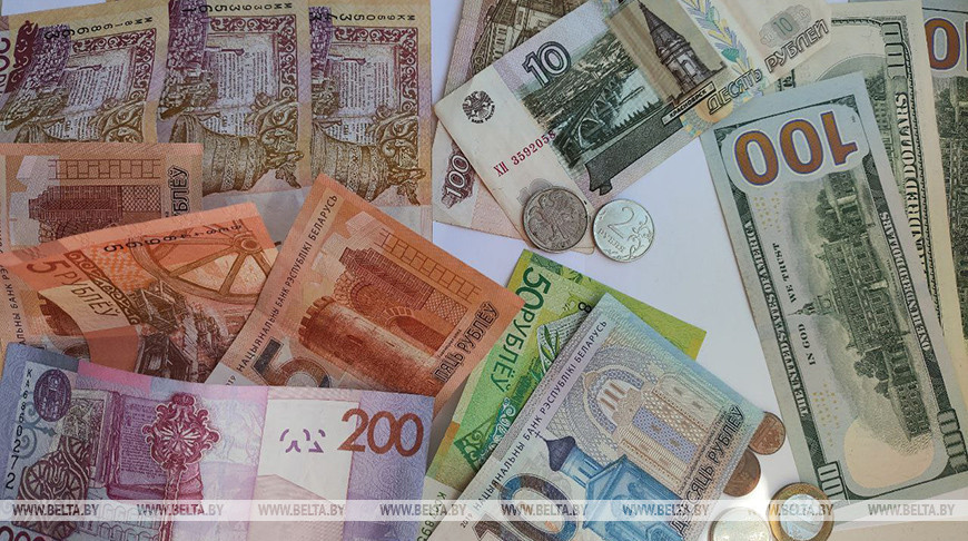Белорусский рубль на торгах 6 января ослаб к основным валютам.