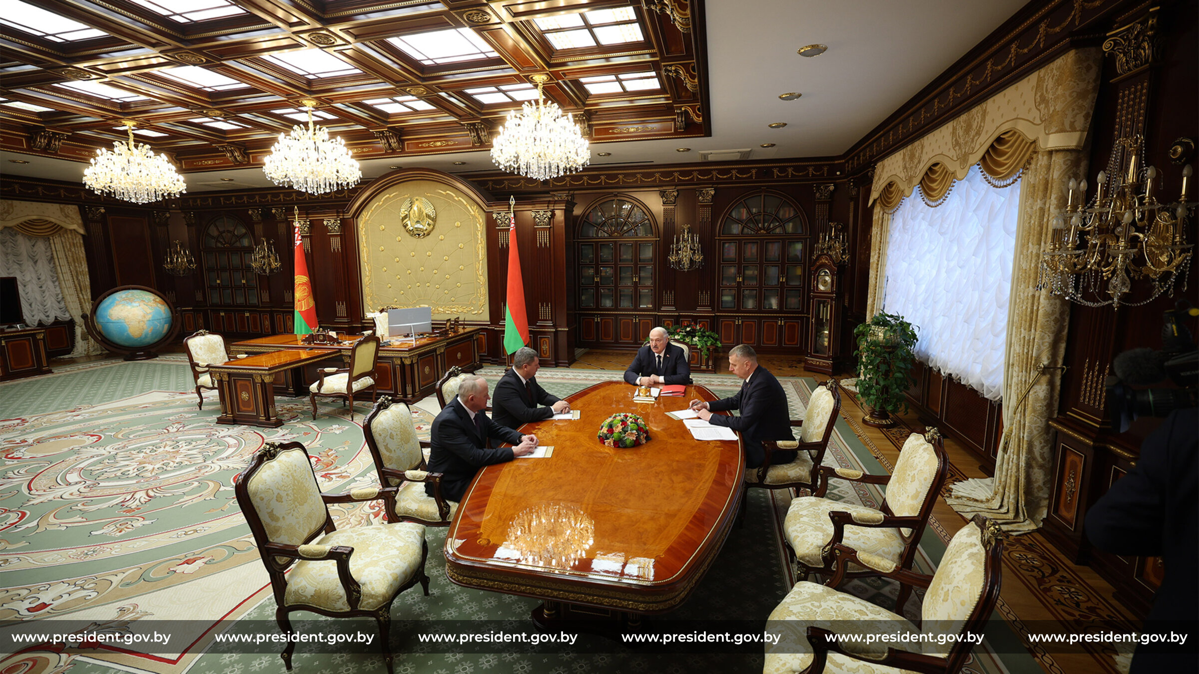 Лукашенко произвел кадровые перестановки: новый посол в России и новый министр финансов.