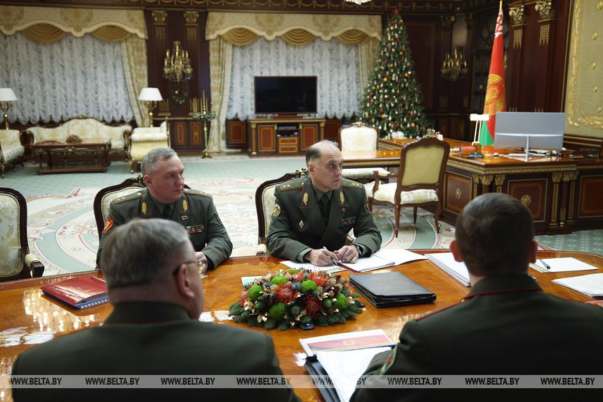 "Посмотрев на карту, мы видим, что мы практически окружены военными подразделениями со всех сторон"