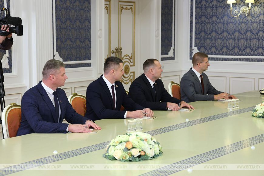 Александр Лукашенко в этом плане особо подчеркнул необходимость четкого разграничения сферы ответственности и полномочий.