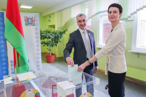 Председатель Витебского горисполкома Николай Орлов: люди идут голосовать осознанно