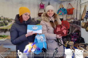 В Витебске на весенней предпраздничной ярмарке проходит благотворительная акция «Делай добро – начни с себя!»