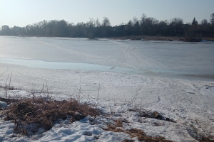 В Витебском районе мужчина провалился под лед: его спасли работники МЧС