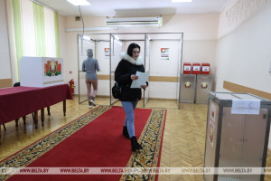 На одном из участков Витебска за четыре часа проголосовали около 150 человек