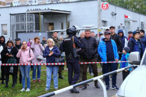 В результате стрельбы в одной из школ российского города Ижевск погибли девять человек