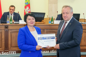 Лучших экспортеров по итогам 2021 года наградили во время областного собрания членов БелТПП по Витебской области