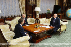 Лукашенко встречается с директором Службы внешней разведки России Сергеем Нарышкиным
