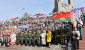 Почти 2 000 витебчан исполнили песни военных лет у мемориального комплекса "Три штыка" на площади Победы в Витебске