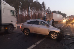 На трассе М-3 в Лепельском районе столкнулись Lexus и MAN: спасатели деблокировали водителя грузовика