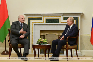 Лукашенко и Путин обменялись поздравлениями с Днем единения народов