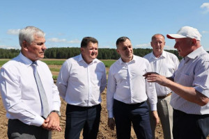 Андрейченко нацелил аграриев Полоцкого района на активную заготовку кормов