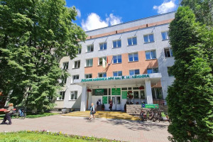 Как будут работать больницы и поликлиники в выходные и праздничные дни в апреле – мае? График