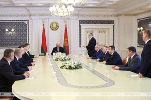 "Все сосредоточено в ваших руках, берите и действуйте". На что ориентировал Лукашенко новых управленцев на местах