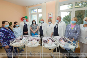 В Витебске поздравили мам, родивших малышей в День народного единства