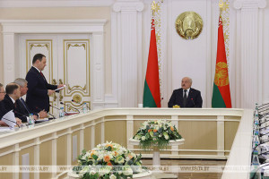 Лукашенко оценил работу экономики в прошлом году: ничего не обрушилось, но могли бы немножко лучше
