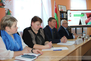 Диалоговая площадка по обсуждению проекта изменений и дополнений в проект Конституции Республики Беларусь состоялась в Кировской сельской библиотеке.
