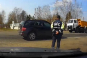 Пьяного водителя МАЗа остановили в Ушачском районе - видео