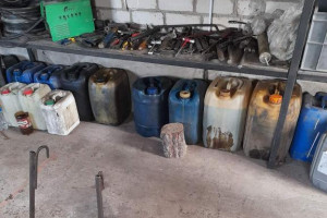 100 литров окрашенного дизельного топлива обнаружили у жителя Лепельского района