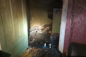 В Браславском районе подросток до приезда спасателей вывел из горевшей квартиры детей