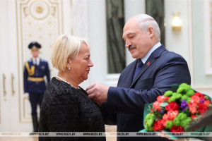 Витебским деятелям различных сфер Александр Лукашенко вручил государственные награды