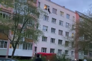 В Новолукомле пьяный мужчина спрыгнул с крыши пятиэтажки