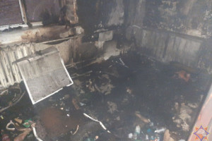 При пожаре квартиры в Городке работники МЧС спасли четырех человек