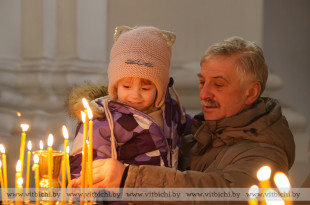 Православные верующие Витебска встретили светлый праздник Рождества Христова