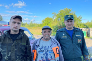 В Докшицком районе в лесу заблудился мужчина: его нашли спасатели