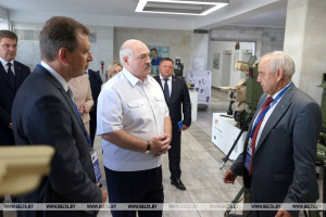 Александр Лукашенко в Минске посещает БелОМО