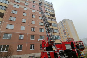 В Витебске горела квартира в многоэтажке по улице Чкалова. Спасены бабушка с внучкой