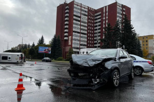 В центре Новополоцка произошла крупная авария с участием автомобиля скорой помощи