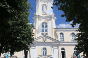 В День города на ратуше установили герб Витебска - видео