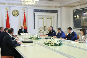 Лукашенко собрал совещание о готовности системы образования к новому учебному году
