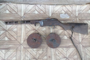 Пистолет-пулемет нашли в доме умершего жителя Городокского района