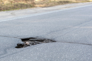 Более 120 обращений о плохом состоянии дорог местного и республиканского значения поступило на «горячую линию» КГК Витебской области