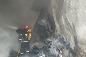  Спасатели ликвидировали пожар на территории Витебской птицефабрики: погиб мужчина