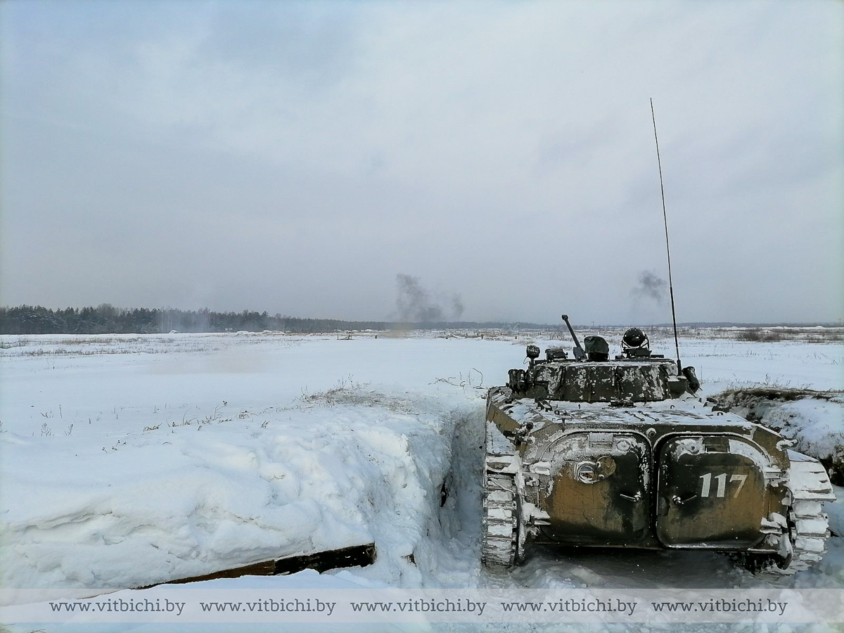 В 19-й отдельной гвардейской механизированной бригаде проходят боевые  стрельбы взводов