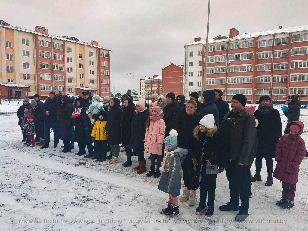 Первый многоквартирный дом с лифтом торжественно открыли в Городке