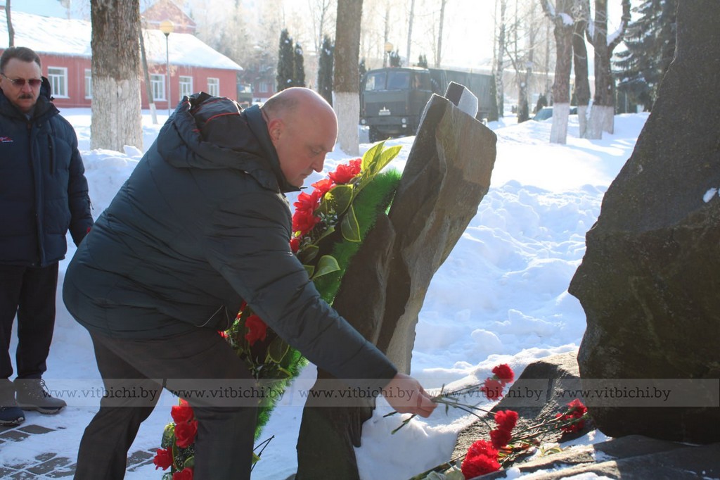 возложение цветов