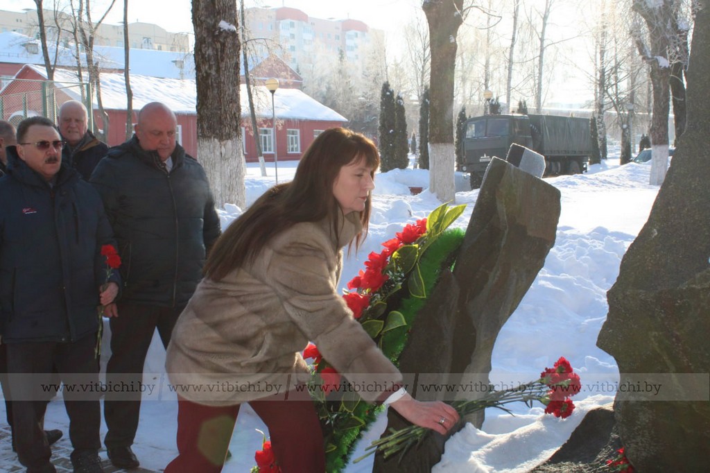 возложение цветов