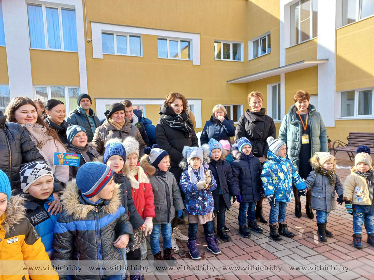 Волонтеры белорусских вузов посетили Детский дом города Витебска | Новости  | Витебск| Новости Витебска |Витебский горисполком