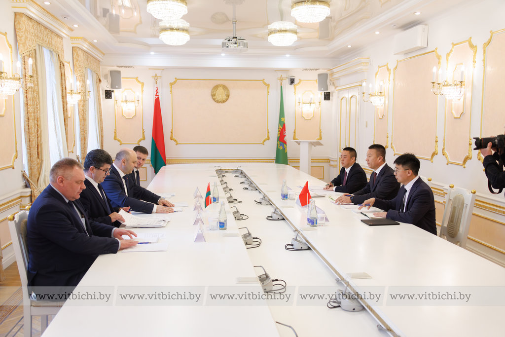 Александр Рогожник и Ван Шоубо обсудили детали инвестиционного проекта по строительству тепличного комплекса в Оршанском районе Китайские инвесторы из компании «Шаньдун Лисэнтэ Агротехнолоджи» реализуют проект по созданию тепличного комплекса в Оршанском районе. Детали сотрудничества стороны обсудили в ходе рабочей встречи.