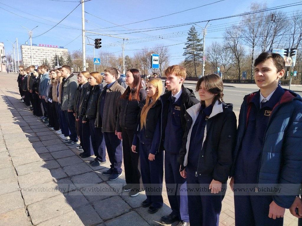 К общереспубликанской минуте молчания присоединился Витебск возложение цветов
