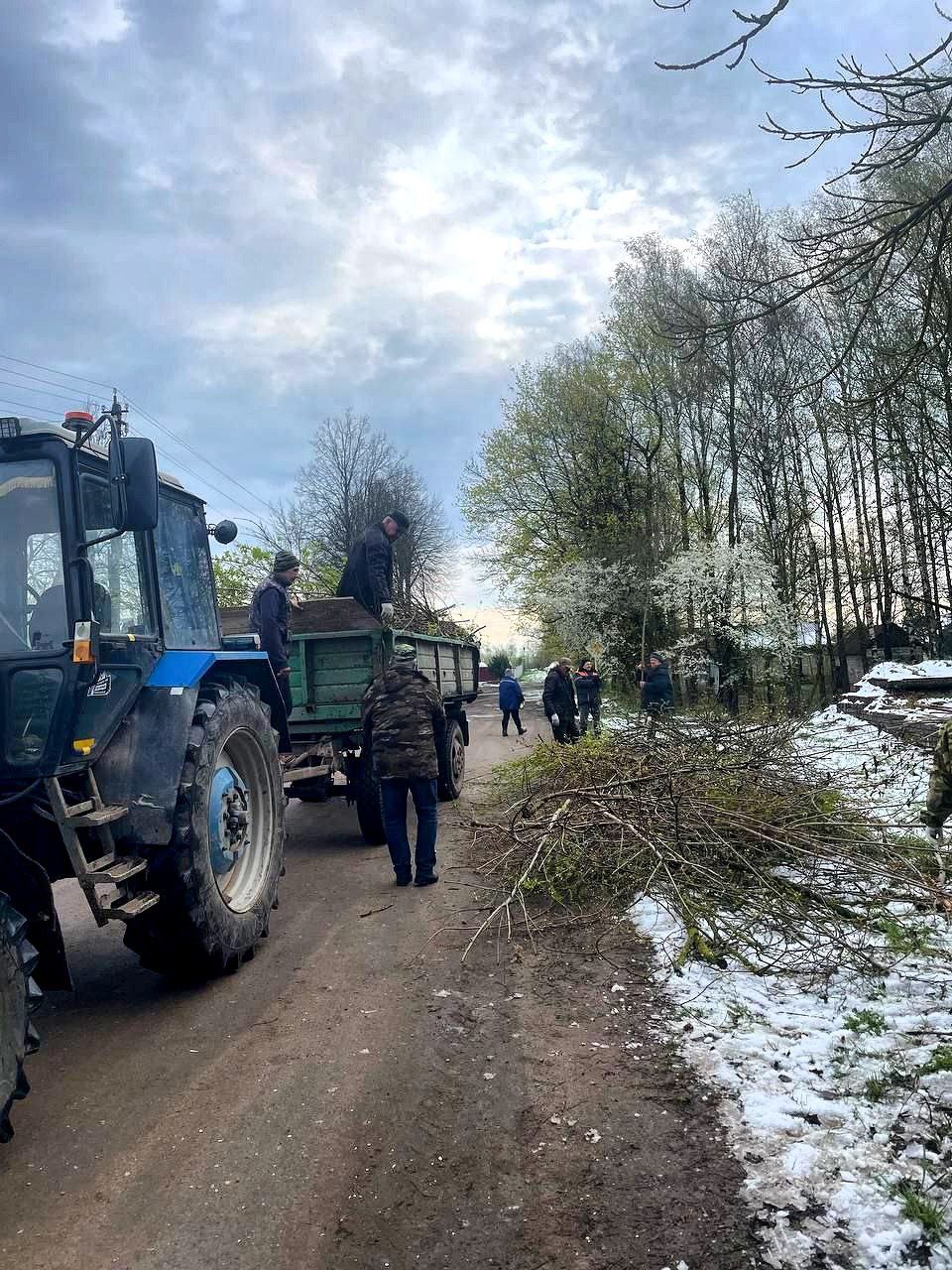 В Витебском районе республиканский субботник прошел во многих населенных  пунктах