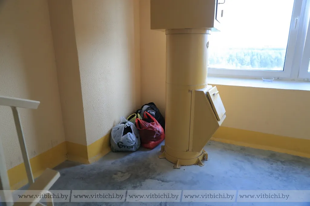 Мусоропровод в витебской многоэтажке
