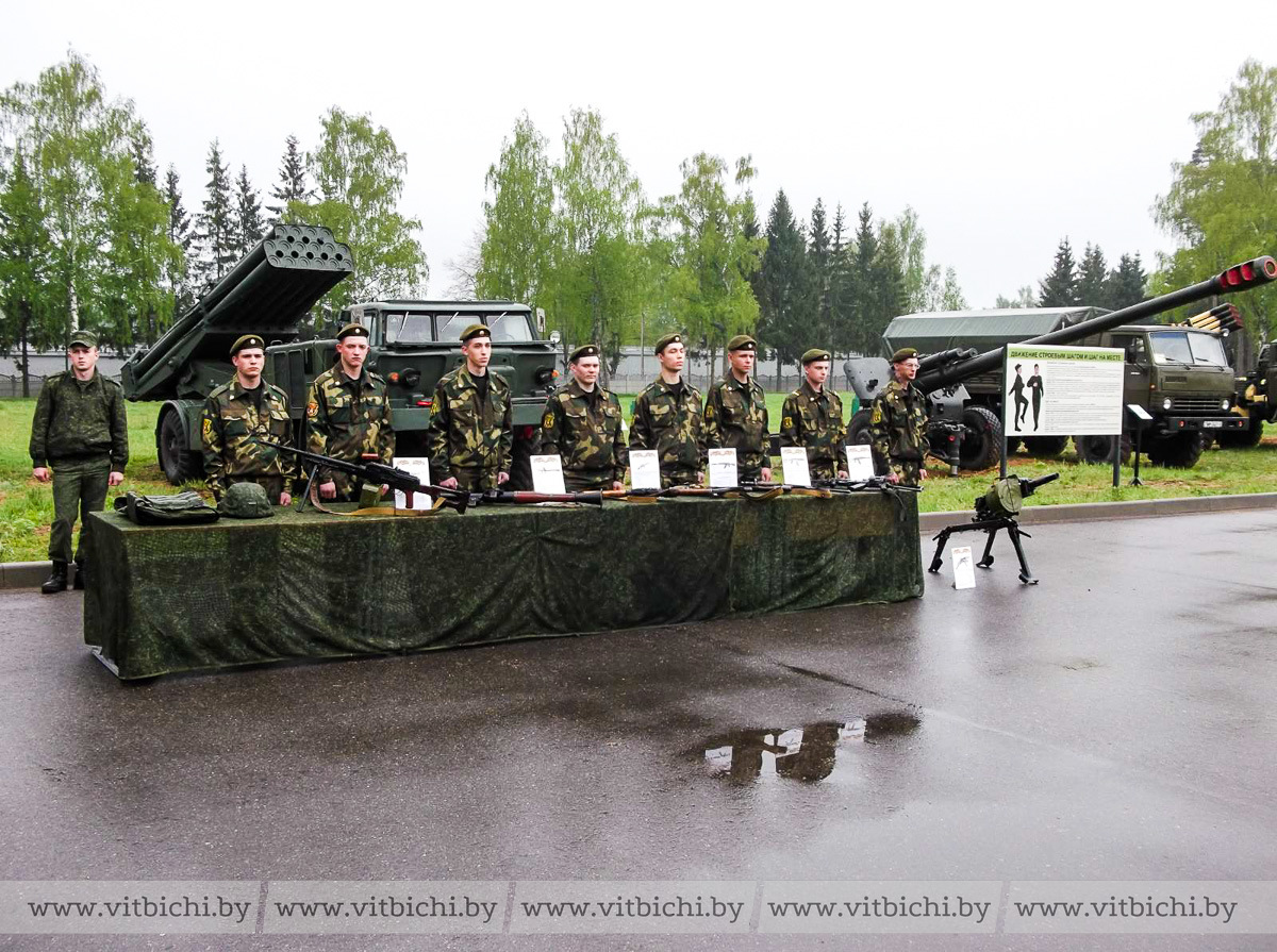 В военном городке Боровка военную присягу приняли более 100 военнослужащих  срочной службы