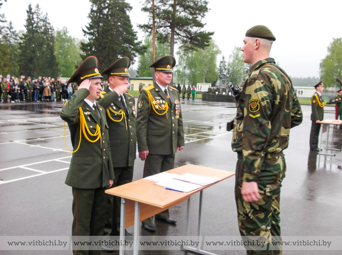 В военном городке Боровка военную присягу приняли более 100 военнослужащих  срочной службы