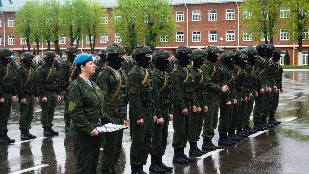 Миротворцев 103-й Витебской отдельной гвардейской воздушно-десантной бригады  чествовали в Витебске