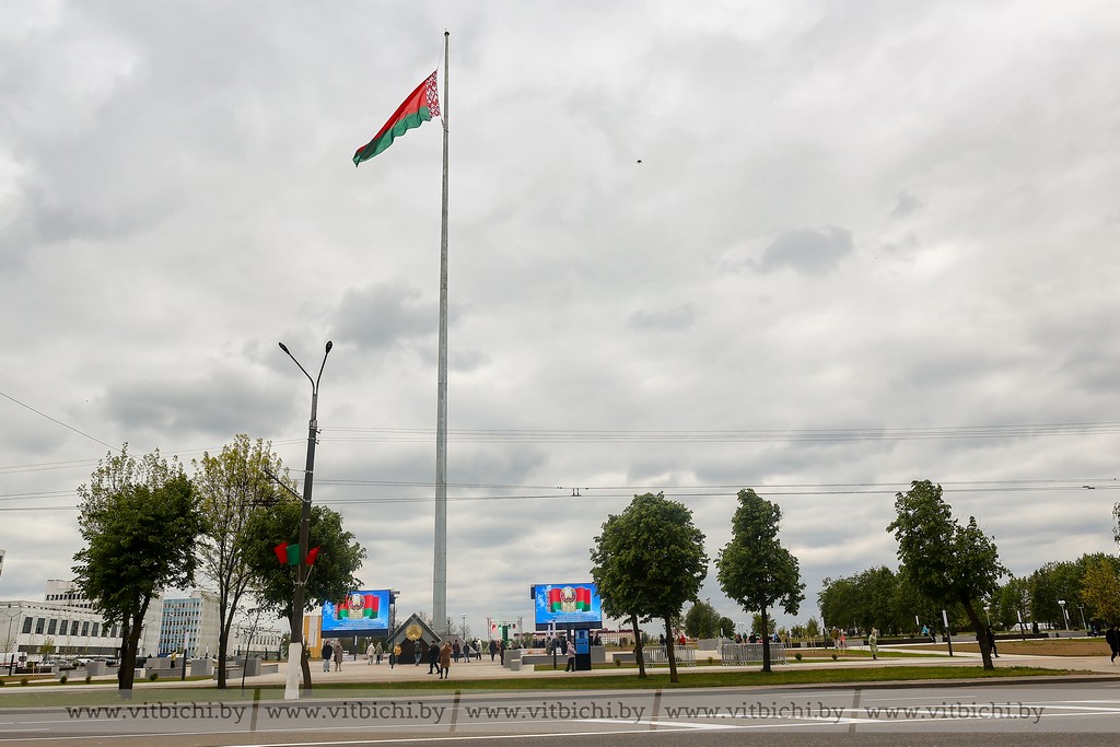 Площадь Флага и Герба в Витебске Площадь Флага и Герба в Витебске