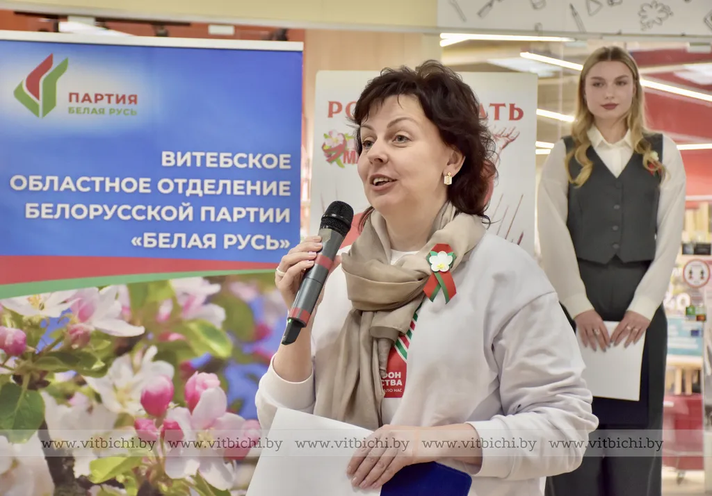 Выставка «Великий май, великая победа» открылась в Витебском ТРЦ Трио